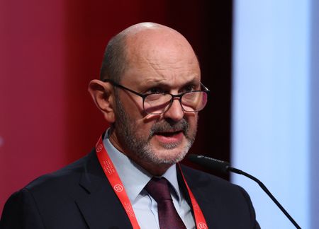 tagreuters.com2024binary_LYNXMPEKBF0LH-VIEWIMAGE