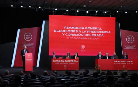 tagreuters.com2024binary_LYNXMPEKBF0LI-VIEWIMAGE