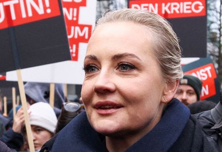 tagreuters.com2024binary_LYNXMPEKBG0BG-VIEWIMAGE