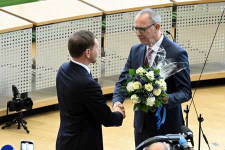 tagreuters.com2024binary_LYNXMPEKBH0IP-VIEWIMAGE