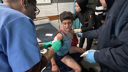 tagreuters.com2024binary_LYNXMPEKBH0J9-VIEWIMAGE