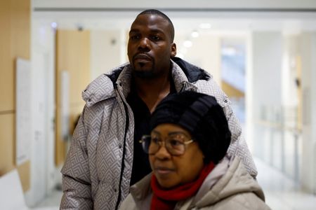 tagreuters.com2024binary_LYNXMPEKBI0NM-VIEWIMAGE