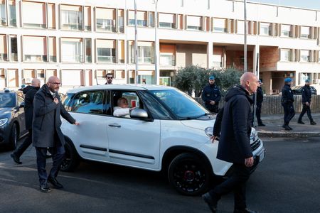 tagreuters.com2024binary_LYNXMPEKBP0A6-VIEWIMAGE