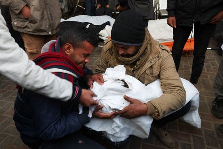 tagreuters.com2024binary_LYNXNPEK19040-VIEWIMAGE