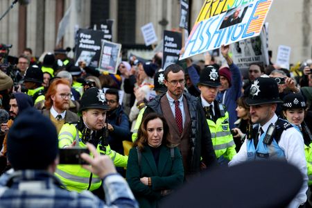 tagreuters.com2024binary_LYNXNPEK1J0QL-VIEWIMAGE