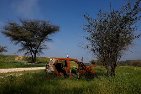 tagreuters.com2024binary_LYNXNPEK1O039-VIEWIMAGE