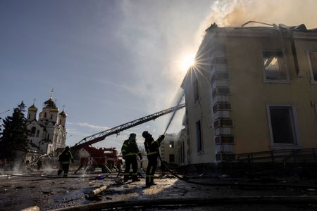 tagreuters.com2024binary_LYNXNPEK1O090-VIEWIMAGE