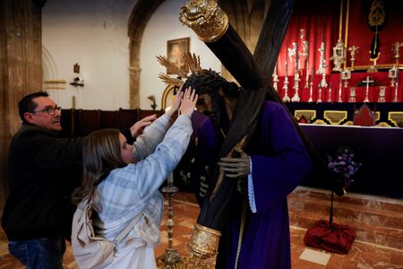 tagreuters.com2024binary_LYNXNPEK1P0NG-VIEWIMAGE