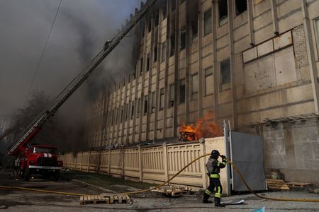 tagreuters.com2024binary_LYNXNPEK2J0LS-VIEWIMAGE