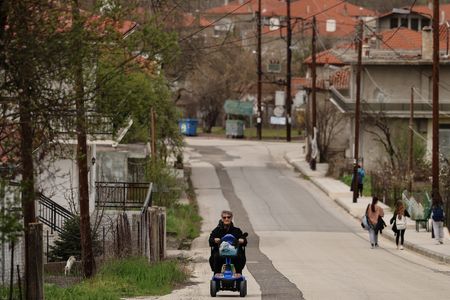 tagreuters.com2024binary_LYNXNPEK390CY-VIEWIMAGE