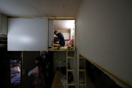 tagreuters.com2025binary_LYNXMPEL050V8-VIEWIMAGE