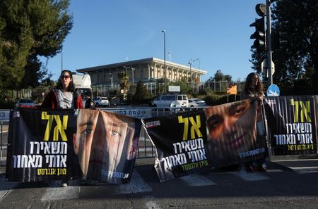 tagreuters.com2025binary_LYNXMPEL0D0HF-VIEWIMAGE