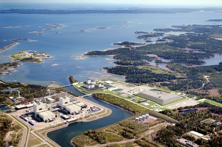 tagreuters.com2025binary_LYNXMPEL0E0QO-VIEWIMAGE