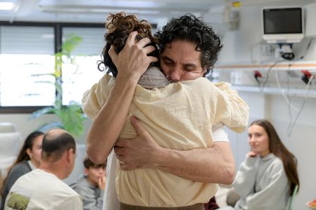 tagreuters.com2025binary_LYNXMPEL1013X-VIEWIMAGE