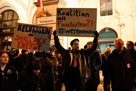 tagreuters.com2025binary_LYNXMPEL130ZX-VIEWIMAGE