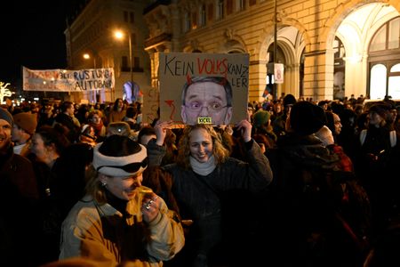 tagreuters.com2025binary_LYNXMPEL130ZY-VIEWIMAGE