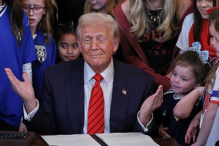 tagreuters.com2025binary_LYNXMPEL150GU-VIEWIMAGE