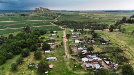 tagreuters.com2025binary_LYNXMPEL18068-VIEWIMAGE