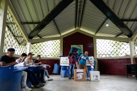 tagreuters.com2025binary_LYNXMPEL18084-VIEWIMAGE