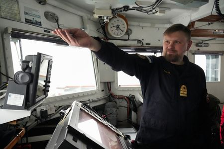 tagreuters.com2025binary_LYNXMPEL1C0W6-VIEWIMAGE