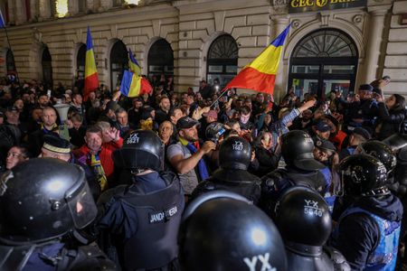 tagreuters.com2025binary_LYNXMPEL290BR-VIEWIMAGE