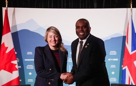 tagreuters.com2025binary_LYNXMPEL2D0MA-VIEWIMAGE