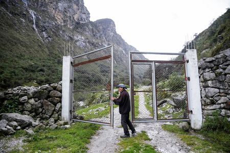 tagreuters.com2025binary_LYNXMPEL2E051-VIEWIMAGE