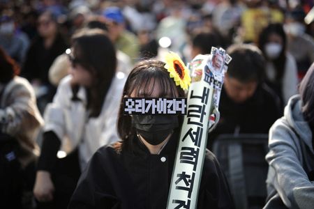 tagreuters.com2025binary_LYNXMPEL2E05S-VIEWIMAGE