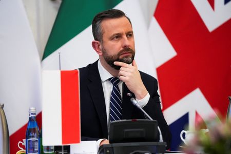 tagreuters.com2025binary_LYNXMPEL2J0H6-VIEWIMAGE