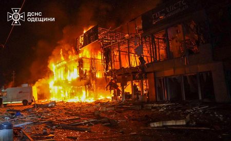 tagreuters.com2025binary_LYNXMPEL2K06Y-VIEWIMAGE