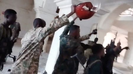 tagreuters.com2025binary_LYNXMPEL2K0CL-VIEWIMAGE