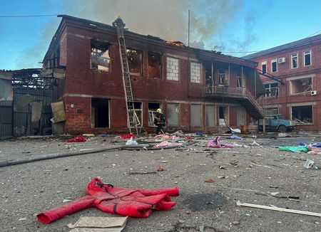 tagreuters.com2025binary_LYNXMPEL3H06H-VIEWIMAGE