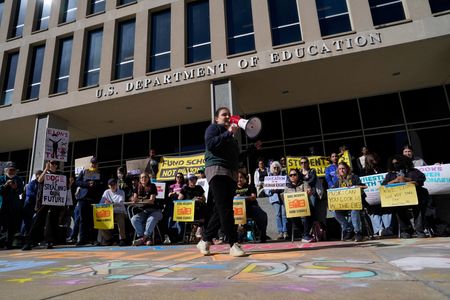 tagreuters.com2025binary_LYNXMPEL3T0GP-VIEWIMAGE