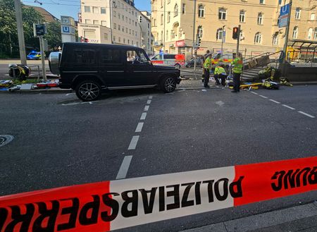 tagreuters.com2025binary_LYNXMPEL410VV-VIEWIMAGE