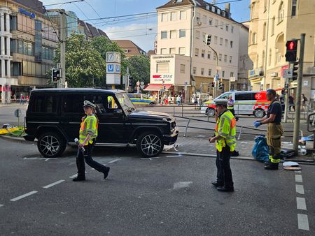 tagreuters.com2025binary_LYNXMPEL410VX-VIEWIMAGE