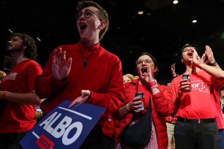 tagreuters.com2025binary_LYNXMPEL42077-VIEWIMAGE