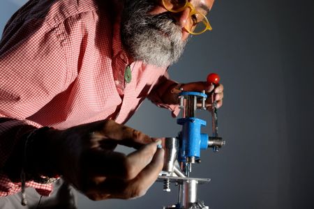 tagreuters.com2025binary_LYNXMPEL440R1-VIEWIMAGE