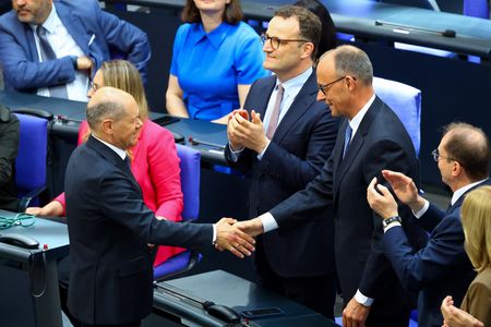 tagreuters.com2025binary_LYNXMPEL450OW-VIEWIMAGE