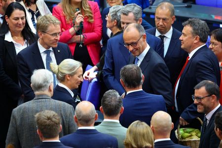 tagreuters.com2025binary_LYNXMPEL450R7-VIEWIMAGE