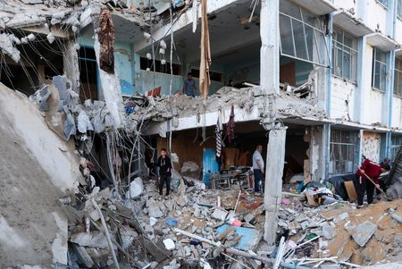 tagreuters.com2025binary_LYNXMPEL460BV-VIEWIMAGE