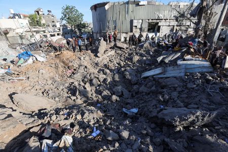 tagreuters.com2025binary_LYNXMPEL460BY-VIEWIMAGE