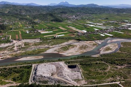 tagreuters.com2025binary_LYNXMPEL470AR-VIEWIMAGE