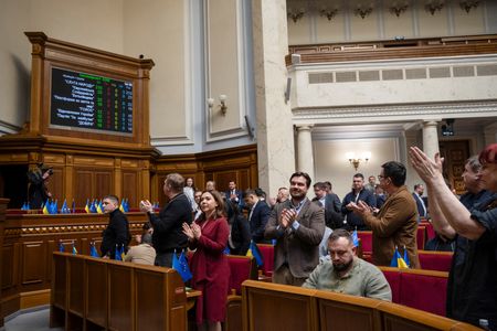 tagreuters.com2025binary_LYNXMPEL470N9-VIEWIMAGE