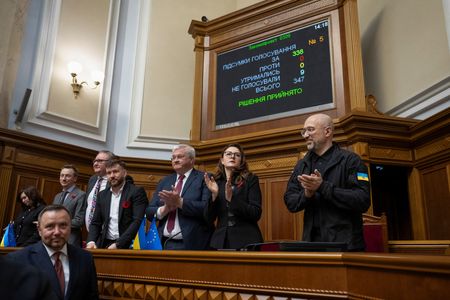 tagreuters.com2025binary_LYNXMPEL470NB-VIEWIMAGE