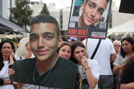 tagreuters.com2025binary_LYNXMPEL4B0OZ-VIEWIMAGE