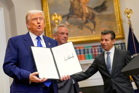 tagreuters.com2025binary_LYNXMPEL4B0QO-VIEWIMAGE