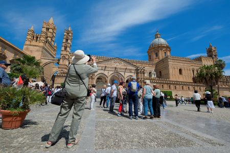 tagreuters.com2025binary_LYNXMPEL4G029-VIEWIMAGE