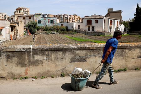 tagreuters.com2025binary_LYNXMPEL4G03V-VIEWIMAGE