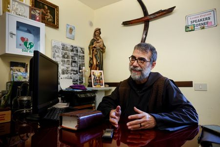 tagreuters.com2025binary_LYNXMPEL4G03Y-VIEWIMAGE