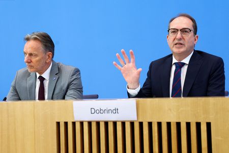 tagreuters.com2025binary_LYNXMPEL4J0JS-VIEWIMAGE